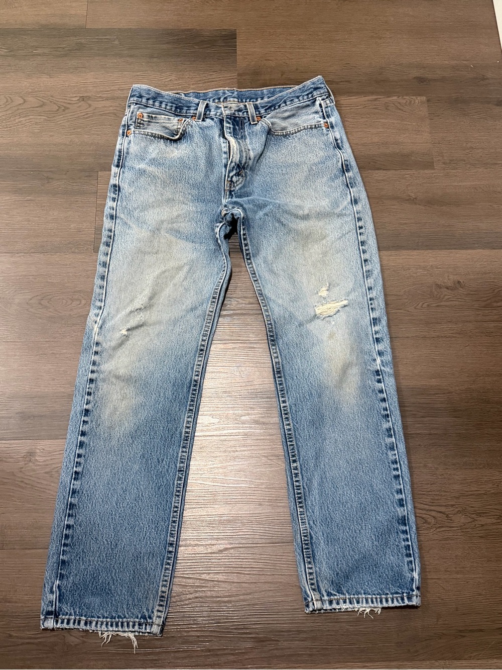 34x32 Levi’s Classic Straight Fit Men’s Light Blue Distressed Jeans